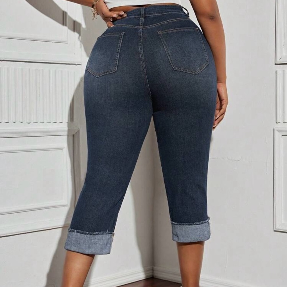 Plus size 18 Distressed Dark Blue Women's 7/8 capri Jeans - Picture 6 of 6
